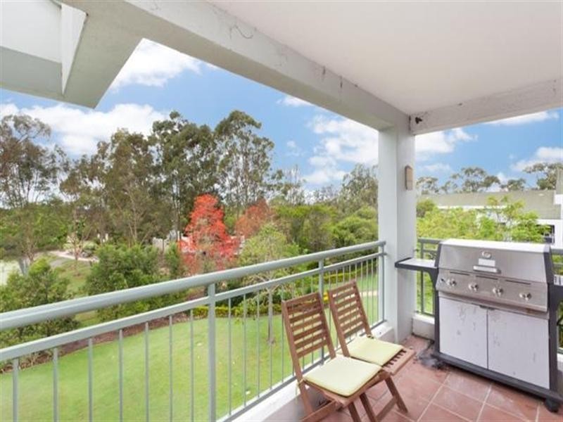 13 76 Chichester Drive, Arundel QLD 4214