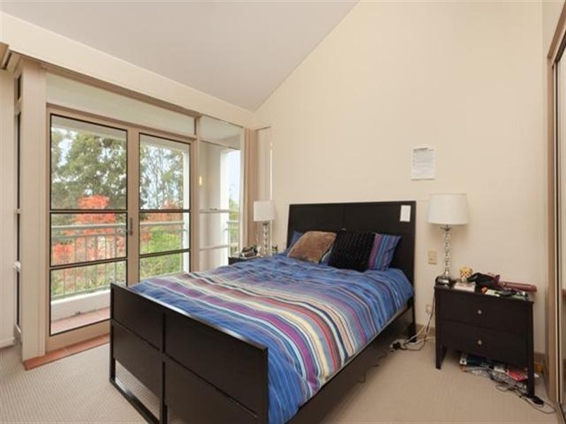 13 76 Chichester Drive, Arundel QLD 4214