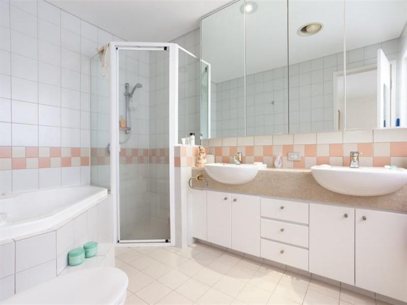 2129 South Shields.  Royal Pines Resort, 380 Ashmore Ro, Benowa QLD 4217