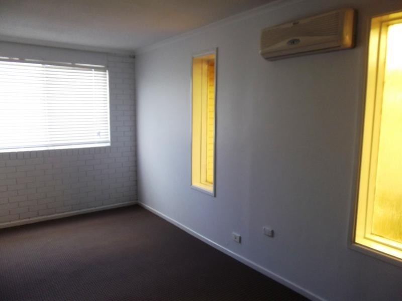 18 Collins Crescent, Benowa QLD 4217