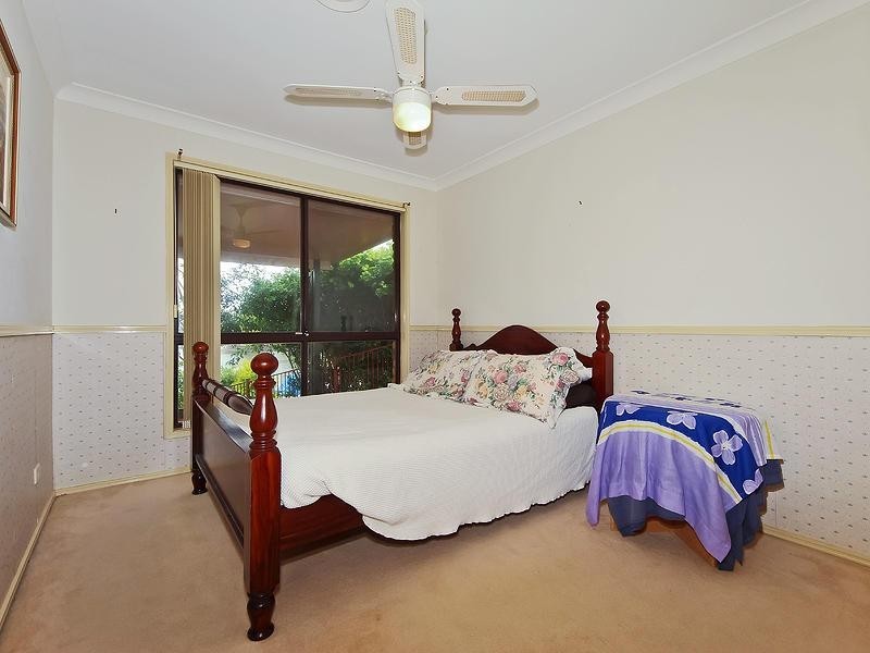 20 Ayrshire Avenue, Benowa QLD 4217