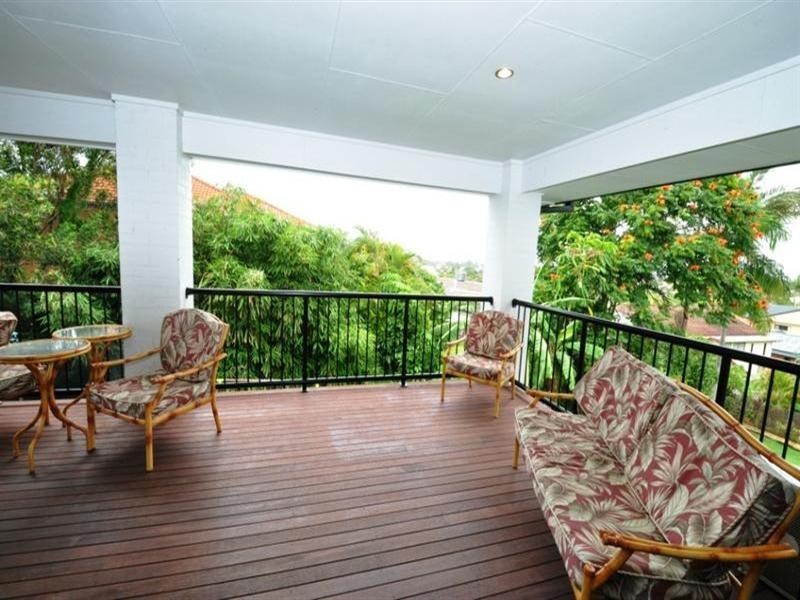 240 Benowa Road, Benowa QLD 4217