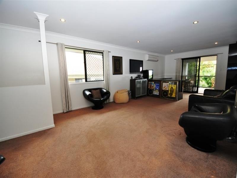 240 Benowa Road, Benowa QLD 4217