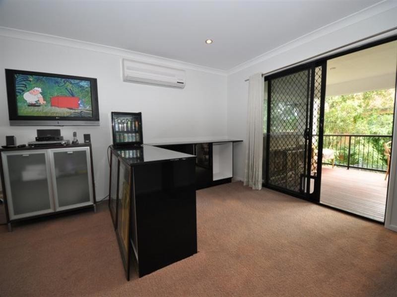 240 Benowa Road, Benowa QLD 4217