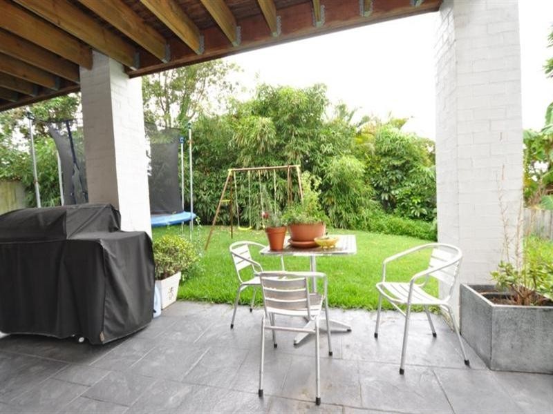 240 Benowa Road, Benowa QLD 4217