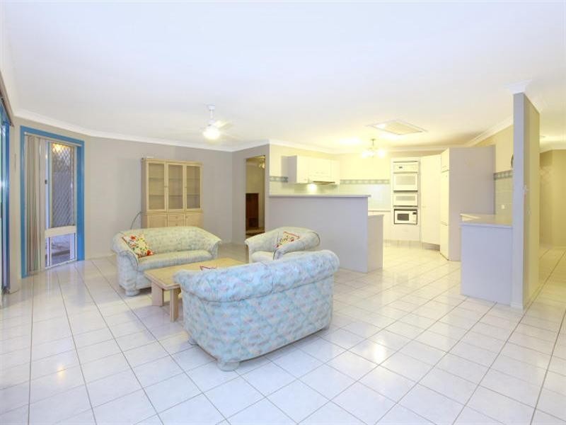 23 Cabana Boulevard, Benowa QLD 4217