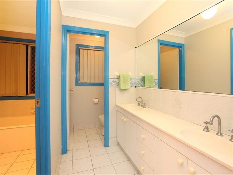 23 Cabana Boulevard, Benowa QLD 4217