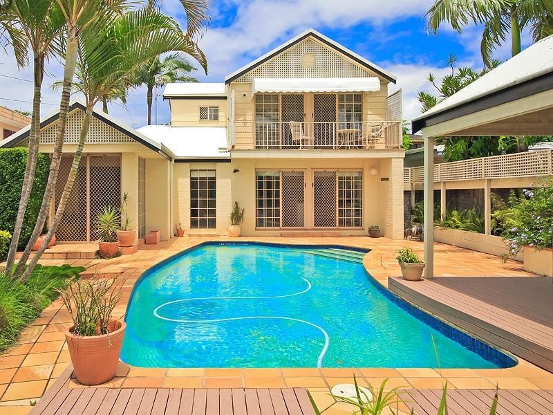 118 Slatyer Avenue, Bundall QLD 4217