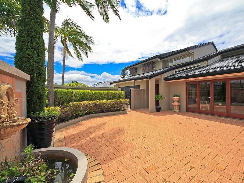 25 Jaguar Drive, Bundall QLD 4217