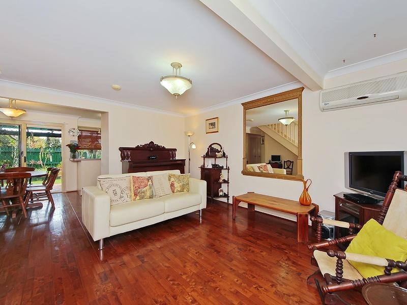 3 Tristan Place.  23 Tristan Court, Benowa QLD 4217