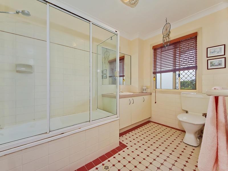 3 Tristan Place.  23 Tristan Court, Benowa QLD 4217