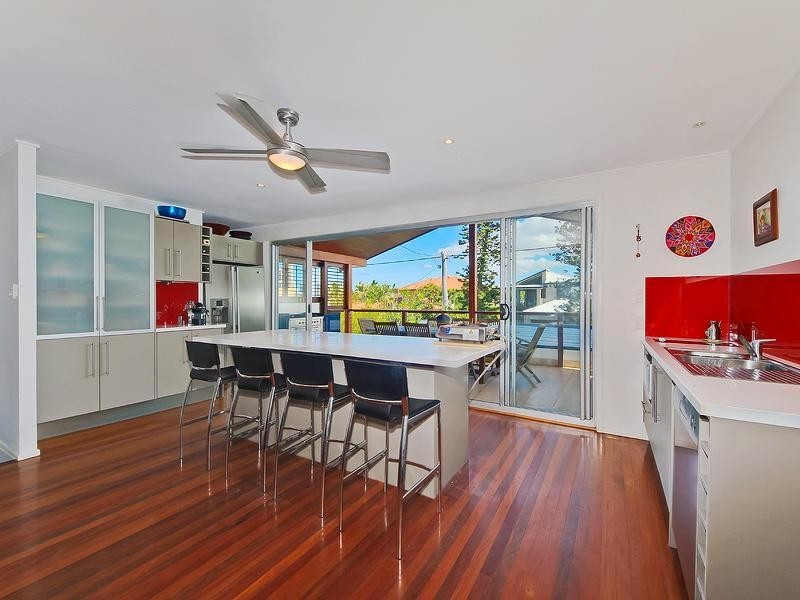 9 Yacht Street, Southport QLD 4215