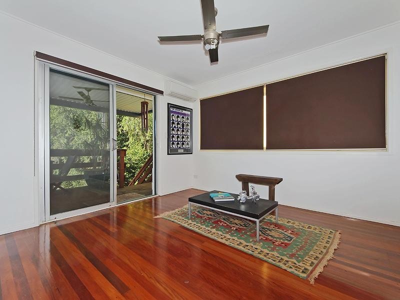 9 Yacht Street, Southport QLD 4215