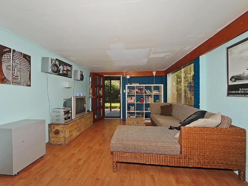 9 Yacht Street, Southport QLD 4215