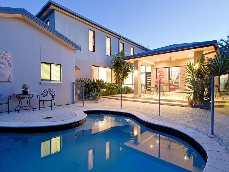 16 Blair Athol Crescent, Sorrento QLD 4217