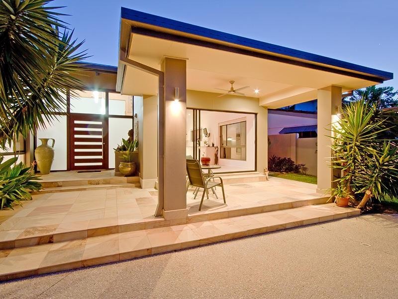 16 Blair Athol Crescent, Sorrento QLD 4217