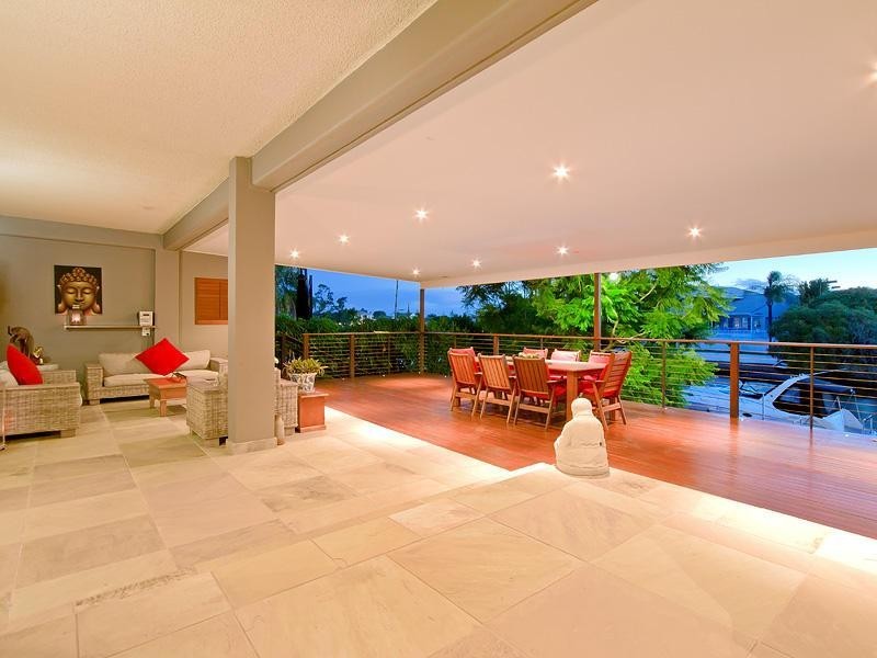 16 Blair Athol Crescent, Sorrento QLD 4217