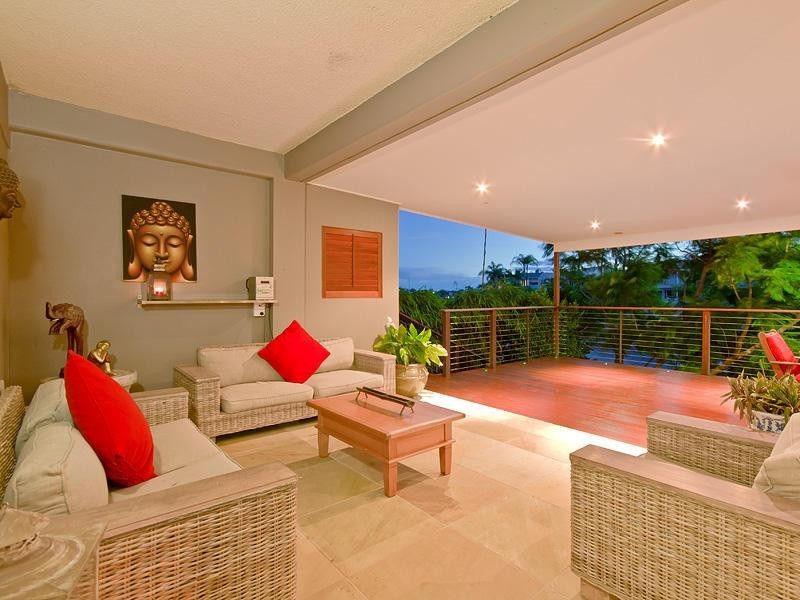 16 Blair Athol Crescent, Sorrento QLD 4217