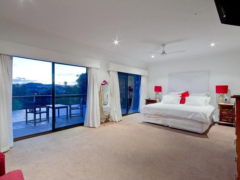 16 Blair Athol Crescent, Sorrento QLD 4217