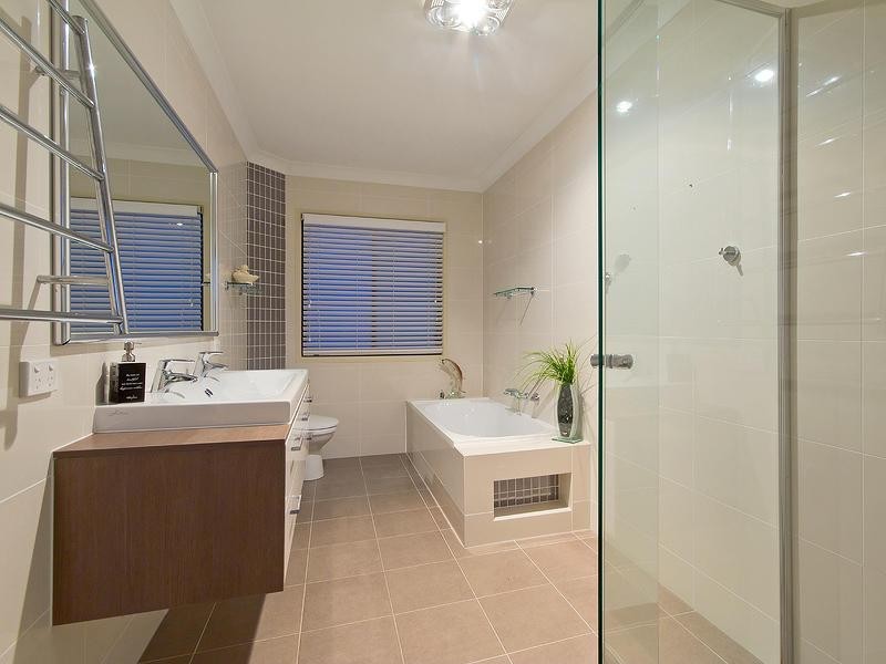 16 Blair Athol Crescent, Sorrento QLD 4217