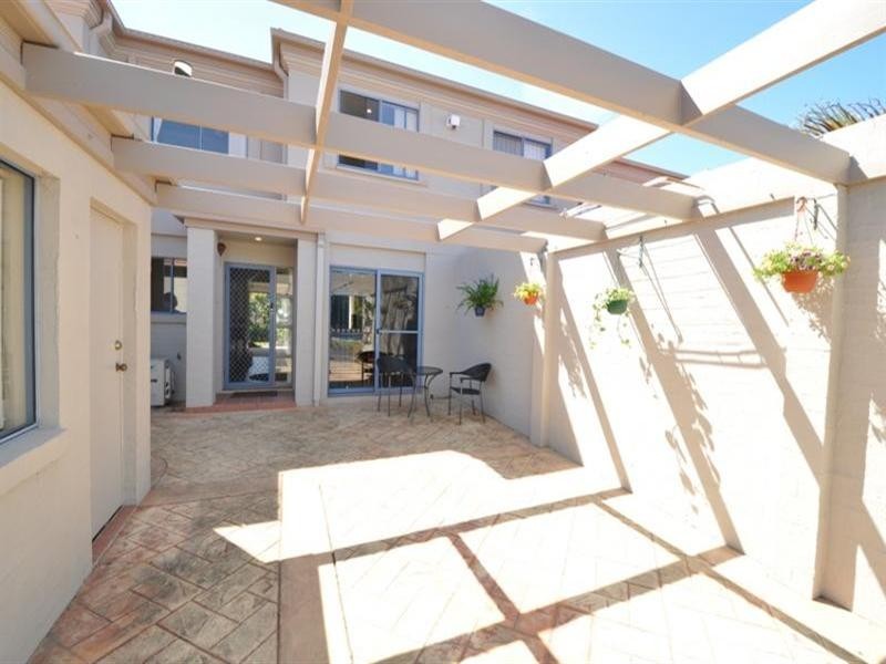 30 Phoenix Palms. 1 Bronberg Court, Southport QLD 4215