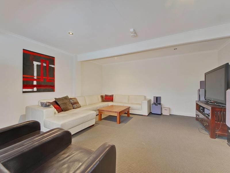 18 Tiwi Street, Sorrento QLD 4217