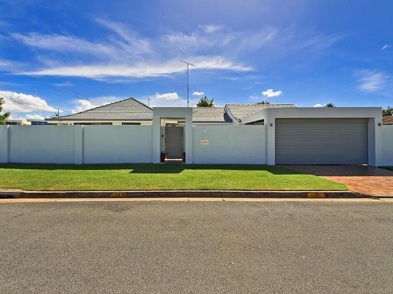 18 Tiwi Street, Sorrento QLD 4217