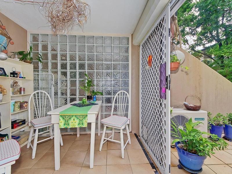 5 Paradise Gardens. 19 Heath Street, Southport QLD 4215