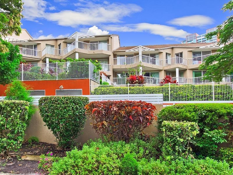 5 Paradise Gardens. 19 Heath Street, Southport QLD 4215