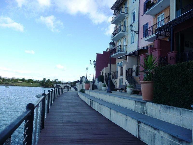 2035 Maison.  3029 The  Boulevard.  Emerald Lakes., Carrara QLD 4211