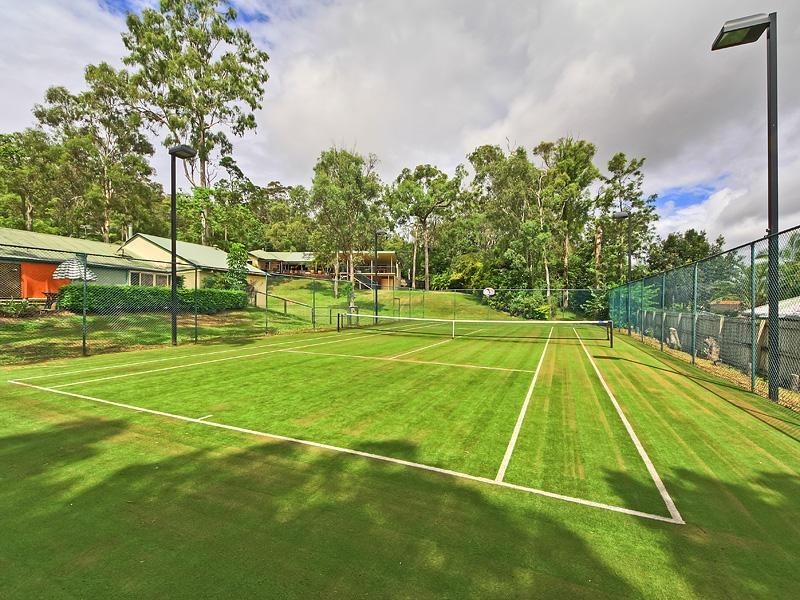 25 Uplands Drive, Parkwood QLD 4214