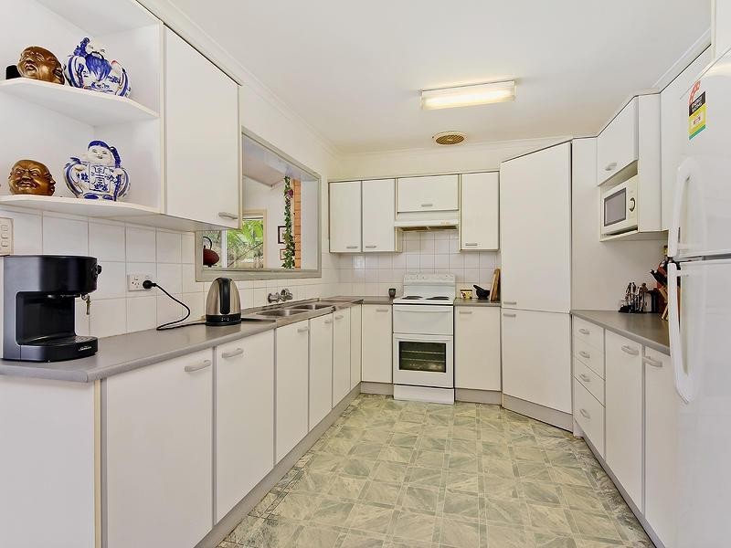 3 Birtwistle Street, Southport QLD 4215