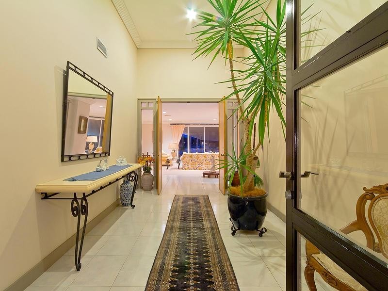 20 St Tropez Terrace, Sorrento QLD 4217