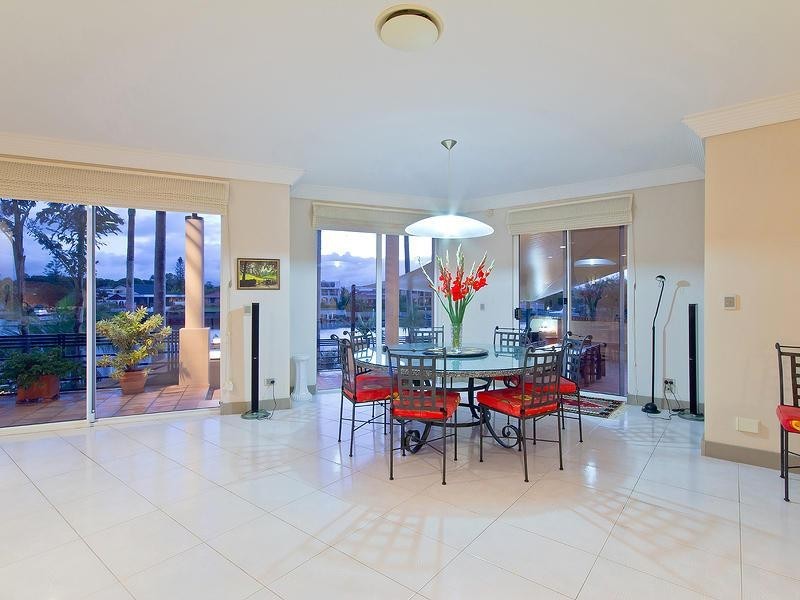 20 St Tropez Terrace, Sorrento QLD 4217