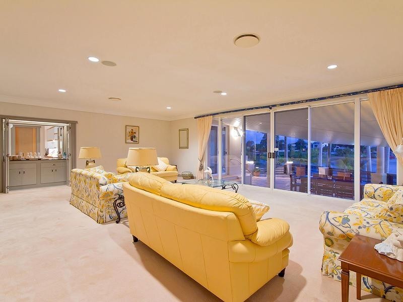 20 St Tropez Terrace, Sorrento QLD 4217