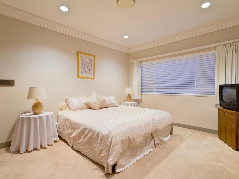 20 St Tropez Terrace, Sorrento QLD 4217