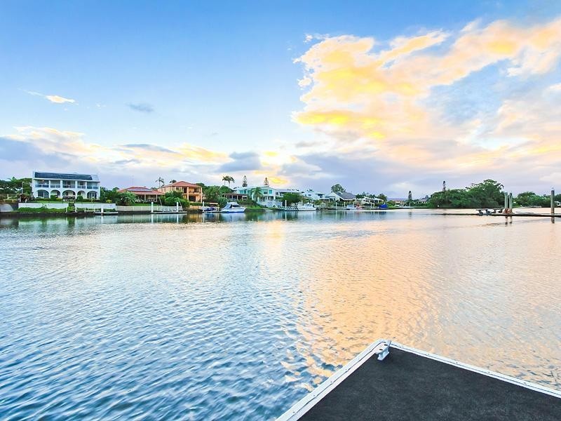 20 St Tropez Terrace, Sorrento QLD 4217