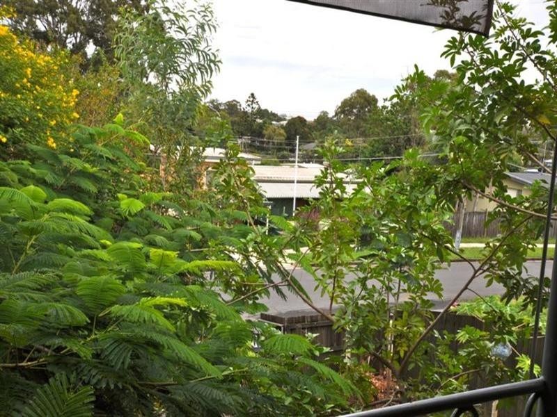 8 Kathleen Avenue, Southport QLD 4215