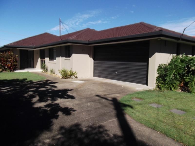 3 Vaucluse Place, Sorrento QLD 4217