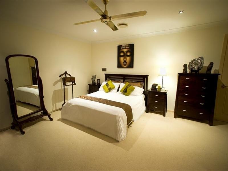 2 Cabana Boulevard, Benowa QLD 4217