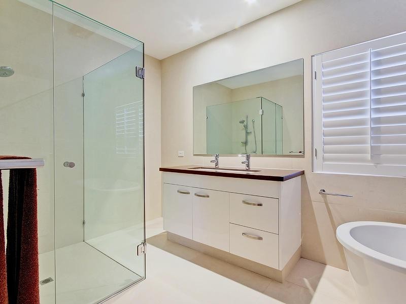 22 Donegal Crescent, Sorrento QLD 4217