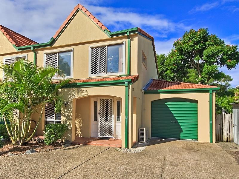 4 30 Government Road, Labrador QLD 4215