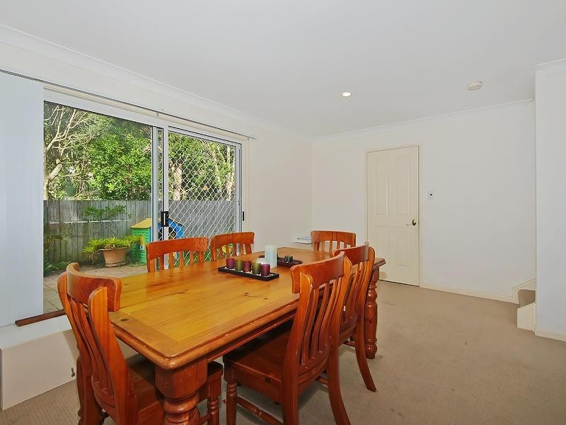 4 30 Government Road, Labrador QLD 4215