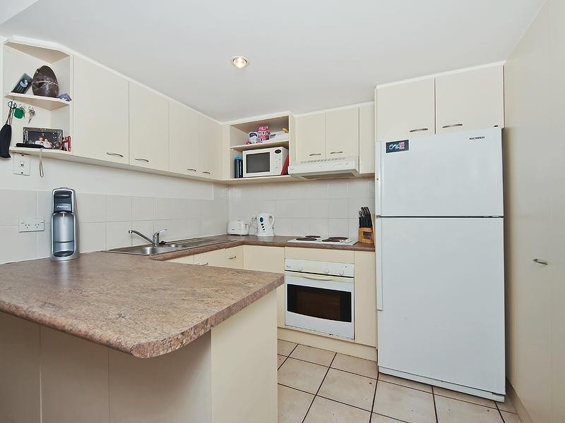 4 30 Government Road, Labrador QLD 4215