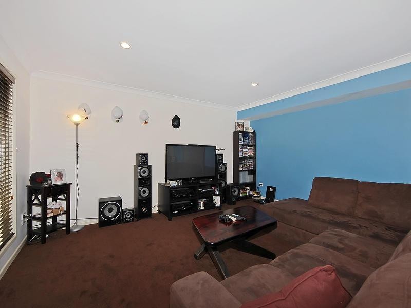 4 30 Government Road, Labrador QLD 4215