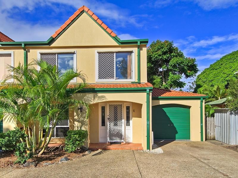 4 30 Government Road, Labrador QLD 4215