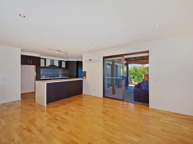 23 Warrigal Crescent, Ashmore QLD 4214