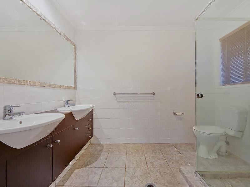 23 Warrigal Crescent, Ashmore QLD 4214