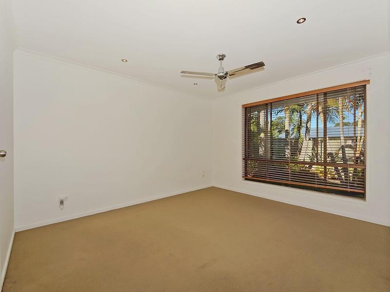 23 Warrigal Crescent, Ashmore QLD 4214