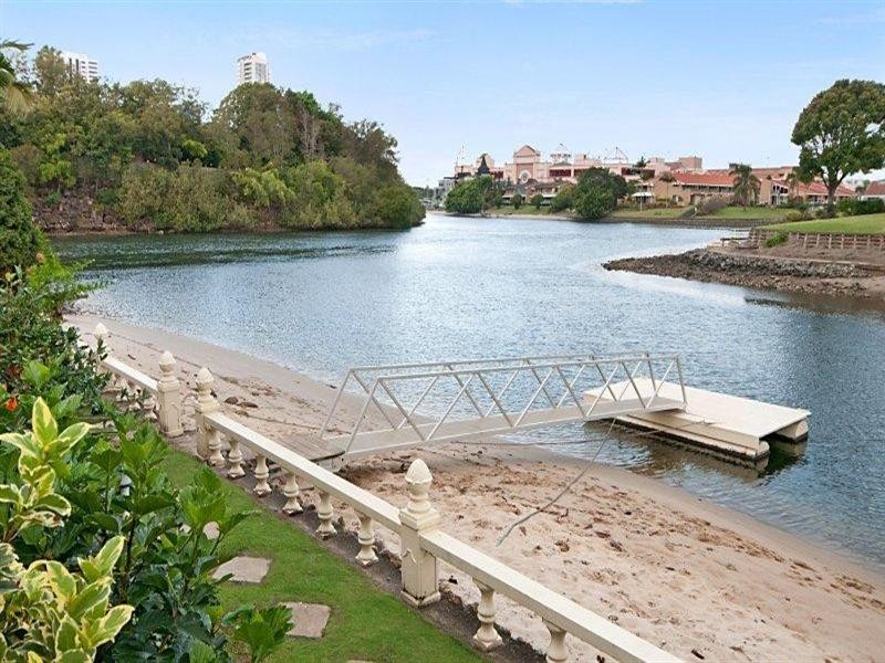 Broadbeach Waters QLD 4218